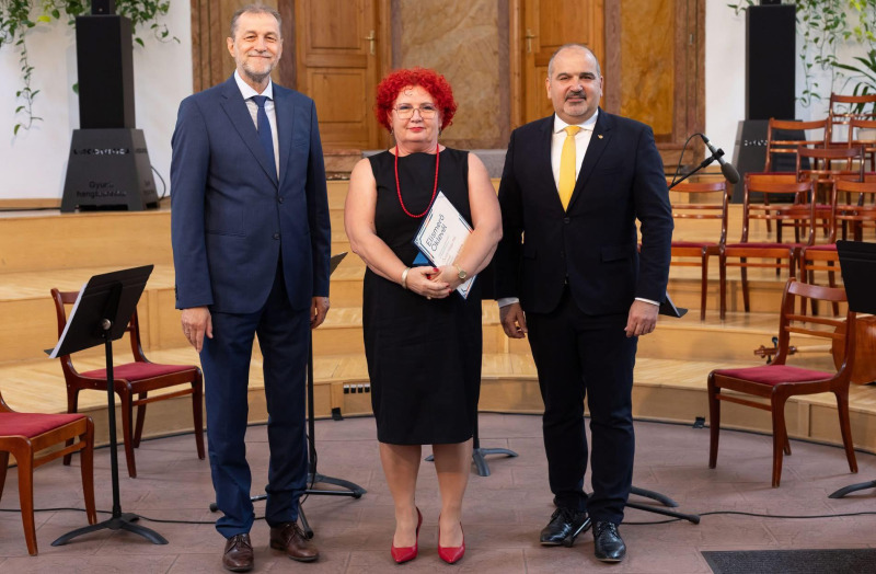 Iskolánk igazgatóhelyettese, Szalonnay Emma a Baptista Szeretetszolgálat - Ócsai Nagy Pál érem elismerésben részesült